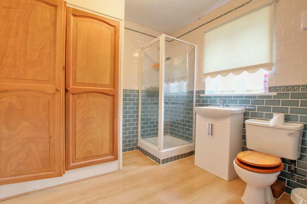SHOWER ROOM/W.C.
