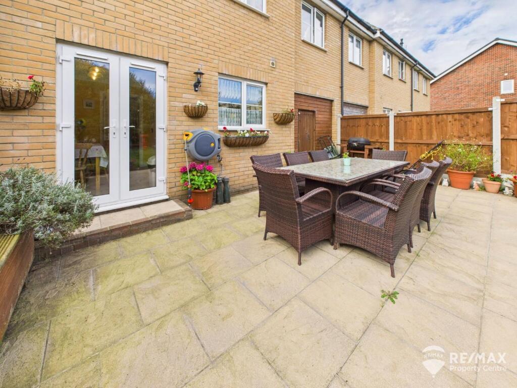 Patio Seating Area.jpg