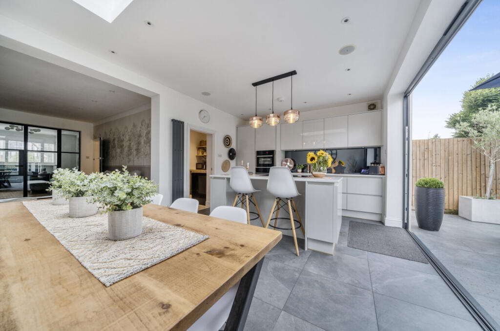 1330344-26-6884f3...