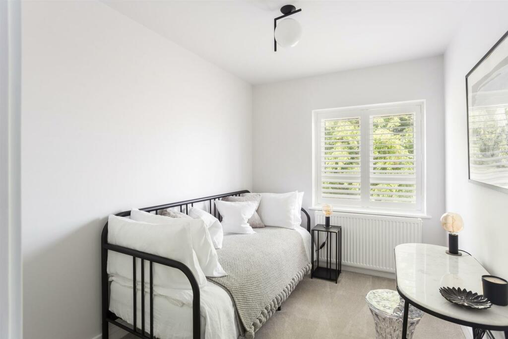 73297_82 Haywards Road  (14)_low.jpg