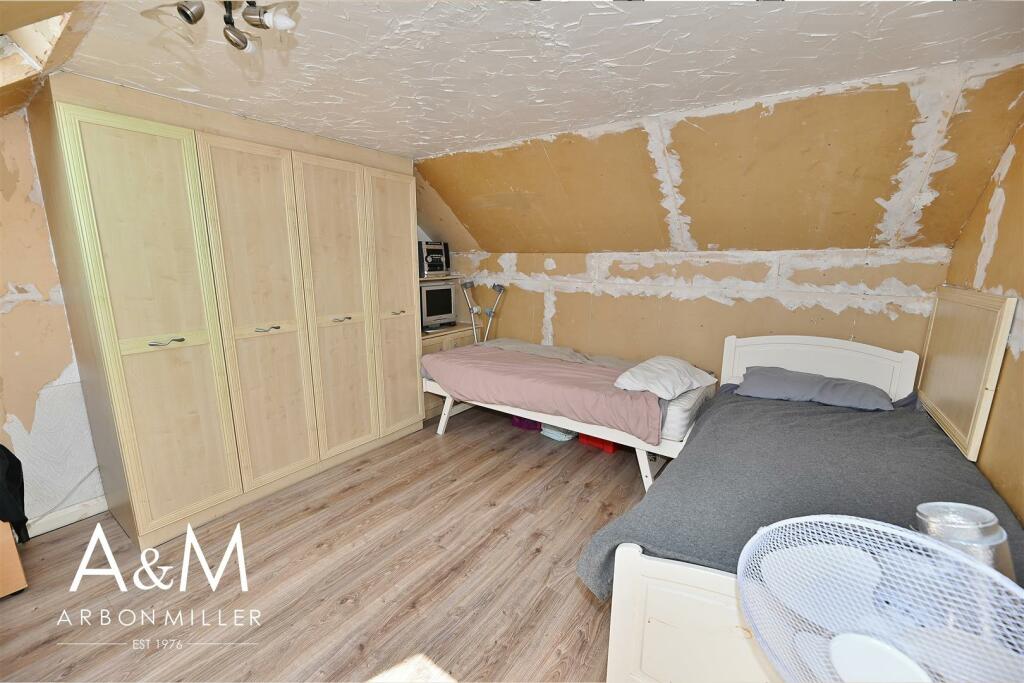 LOFT ROOM