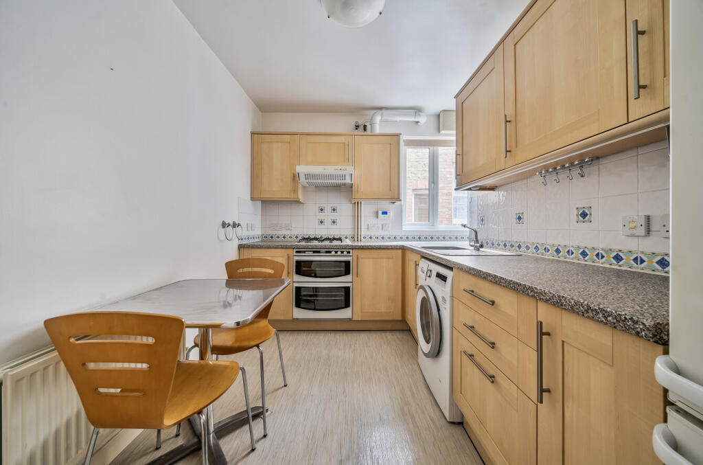 1330915-10-688cd1...