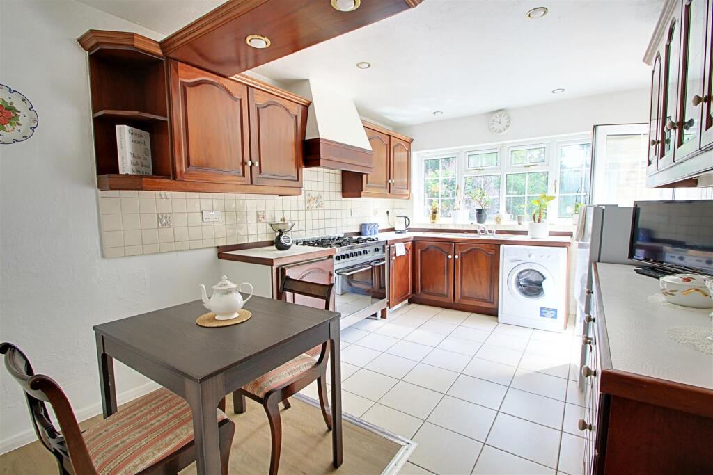 Kitchen Breakfast Room.JPG