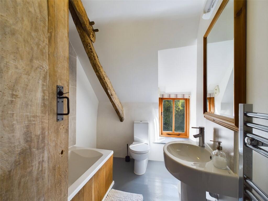 Hannahs Bathroom