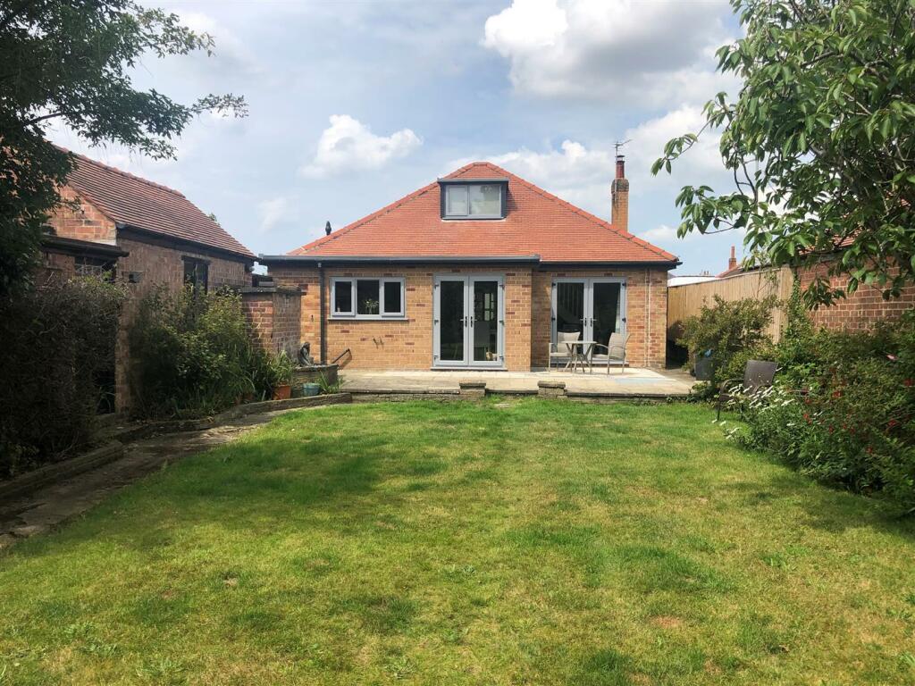 Rear garden 1.jpg