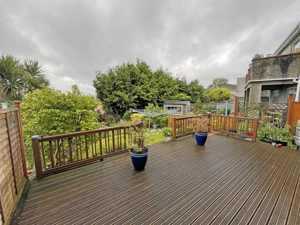 Fort Austin Avenue - Garden 3.jpg