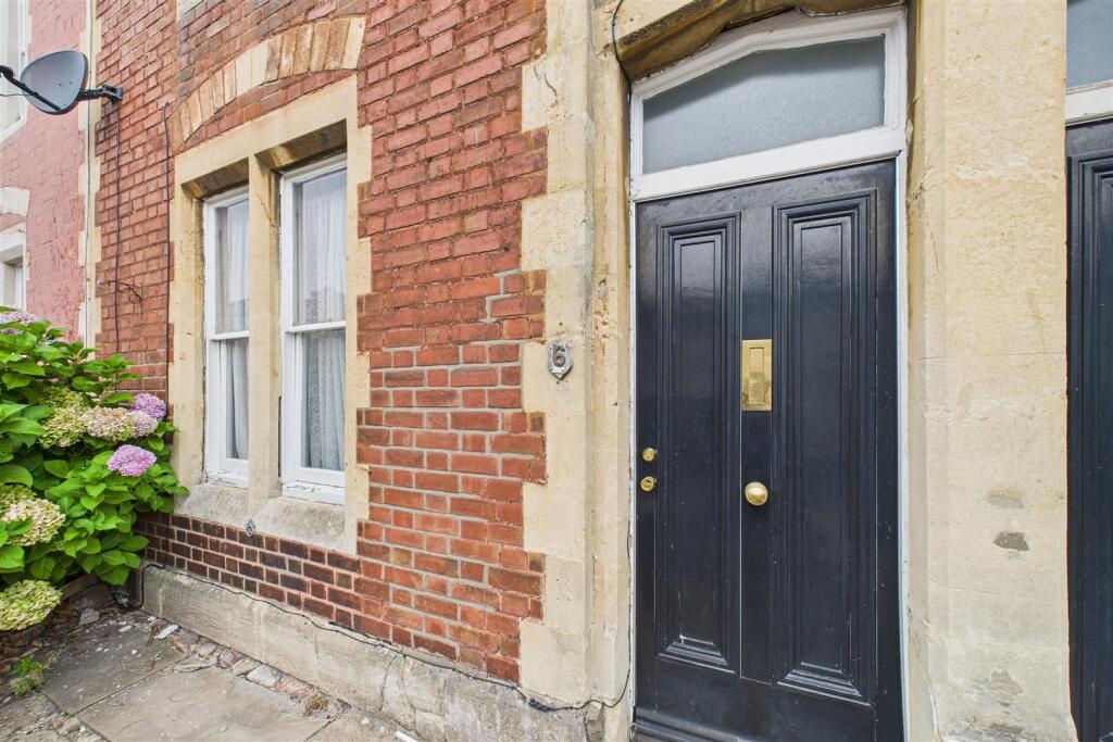 6 Osborne Villas, Kingsdown, Bristol BS2 8BP | Fre