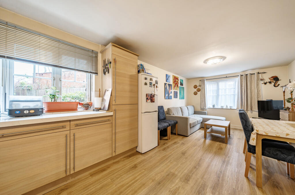 1344458-4-68a8a02...