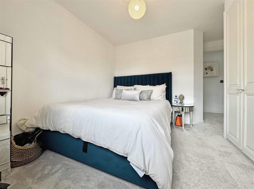 Master Bedroom.jpg
