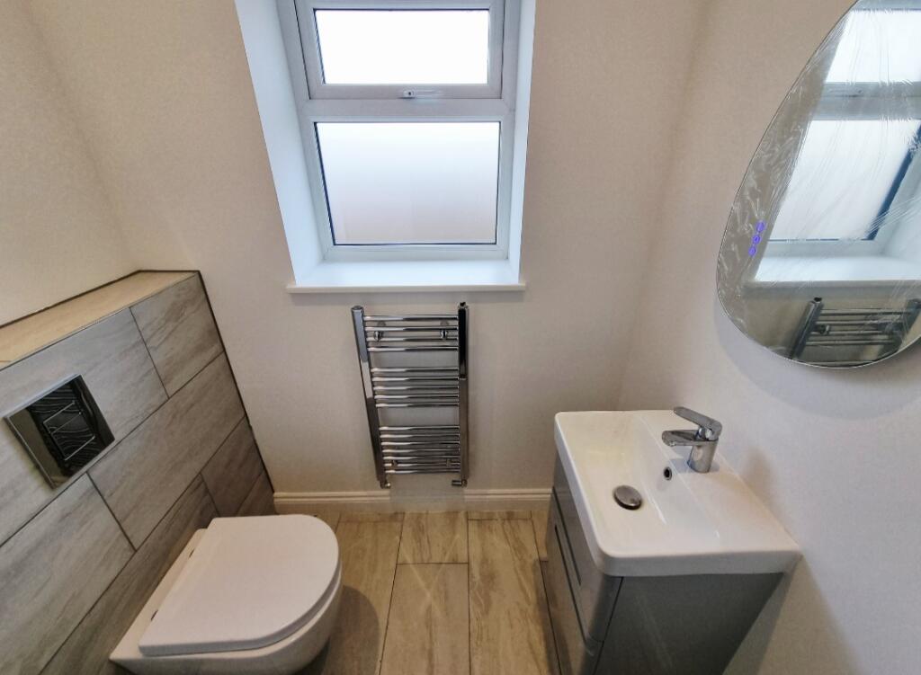 Cloakroom/wc