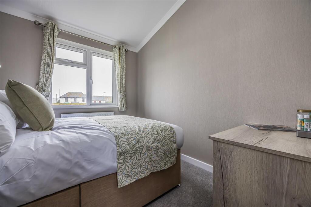 Plot 19 Littlehampton Marina-Small-PorticoMarketin