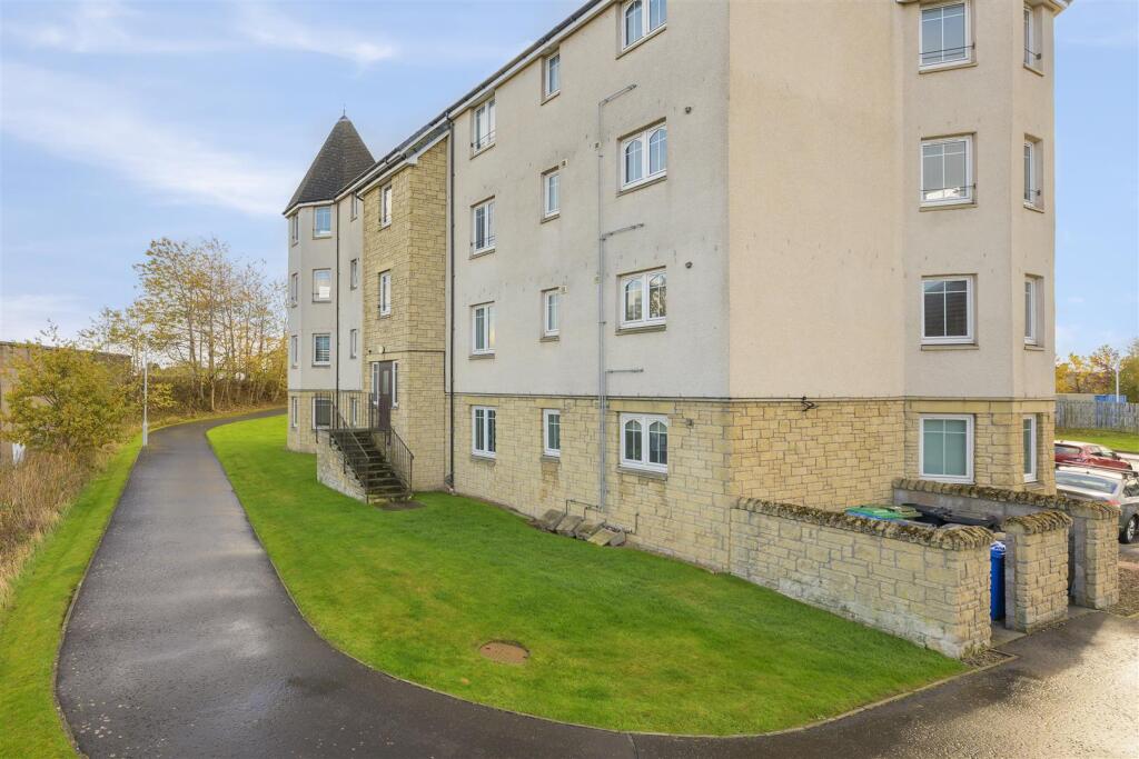 32hCaledoniaCourt019.jpg