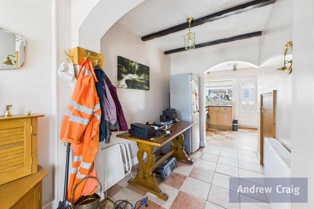 Hallway/Kitchen