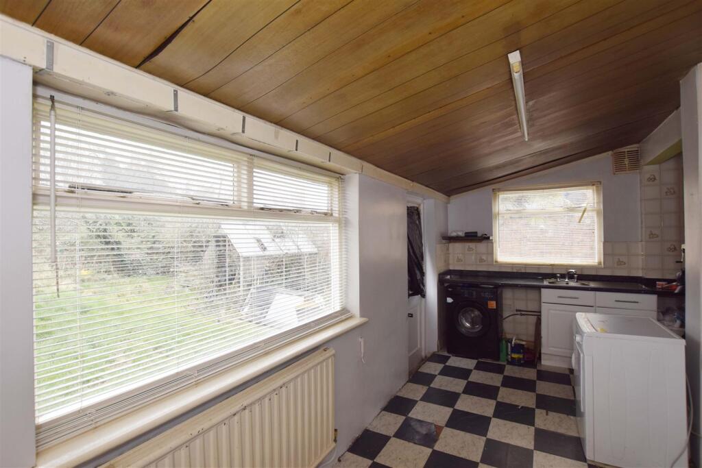 Dining area copy.jpg