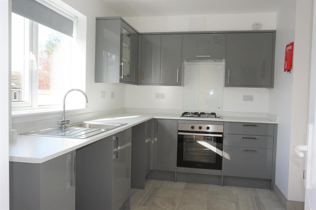 2 Kitchen.jpg