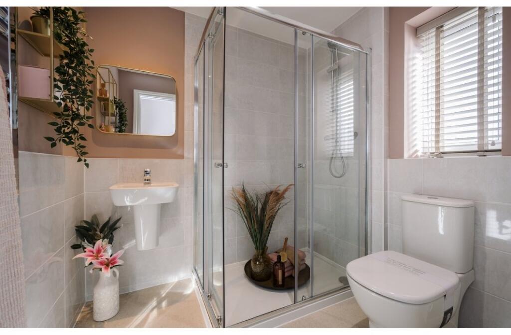 Ensuite - Fairford (LTH**) - Balmoral Gardens