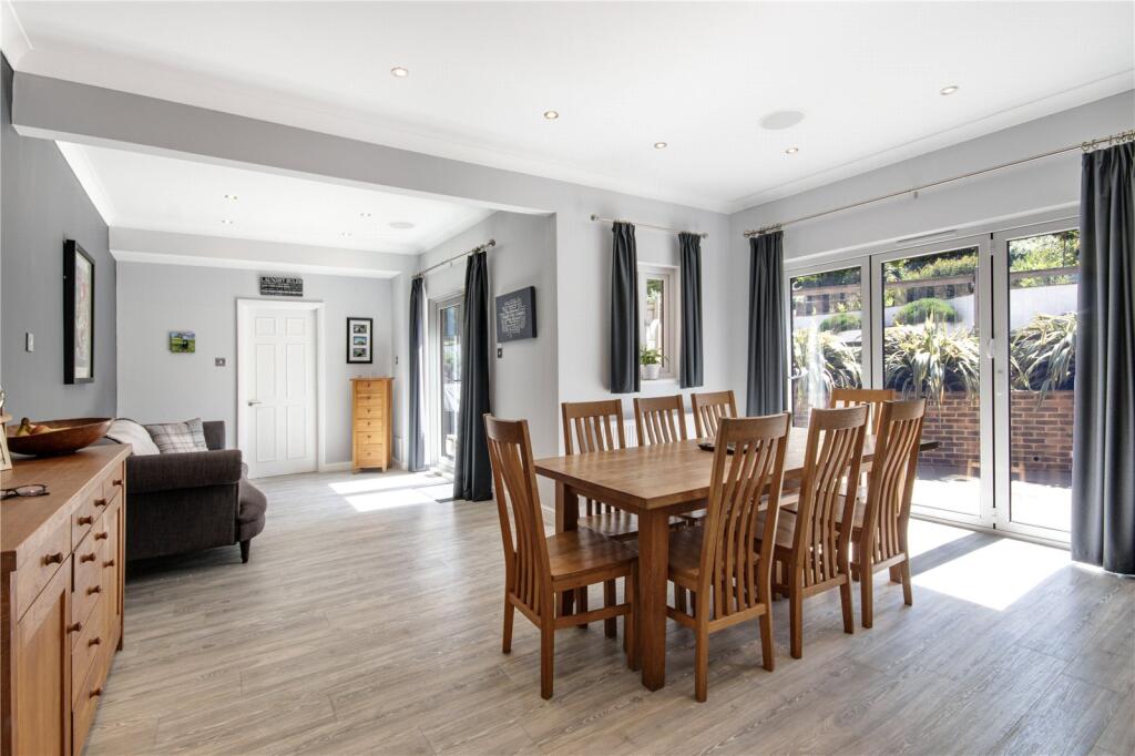 Dining/Breakfast Rm