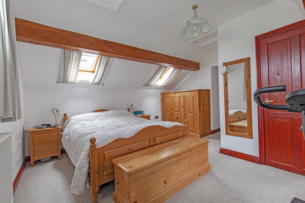 Bedroom 1-2.jpg
