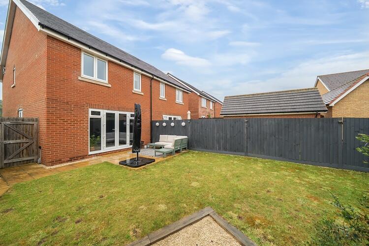 1304349 5 683eb5939a6f8