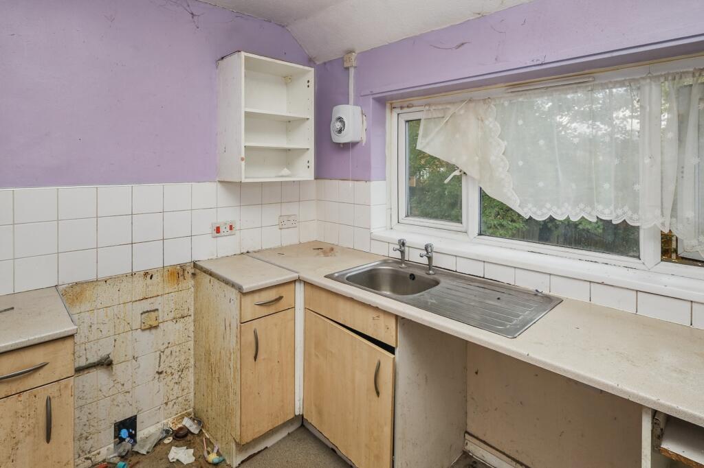 Flat A, 1 Moss Drive, Vange, Basildon, Essex, SS16 4RZ