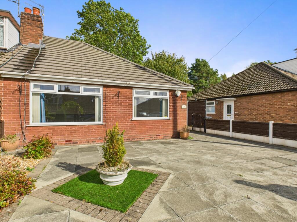 CAM03729G0-PR0140-STILL045