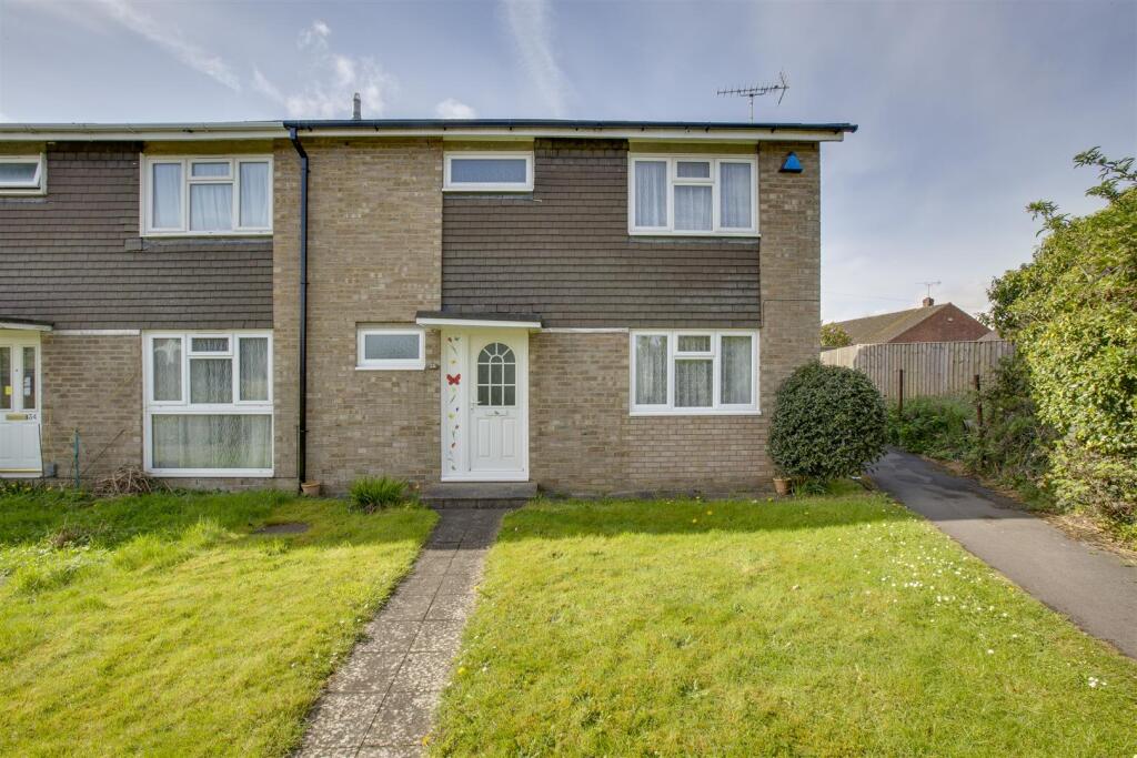 32 Ash Road, HP12 4SW-13.jpg