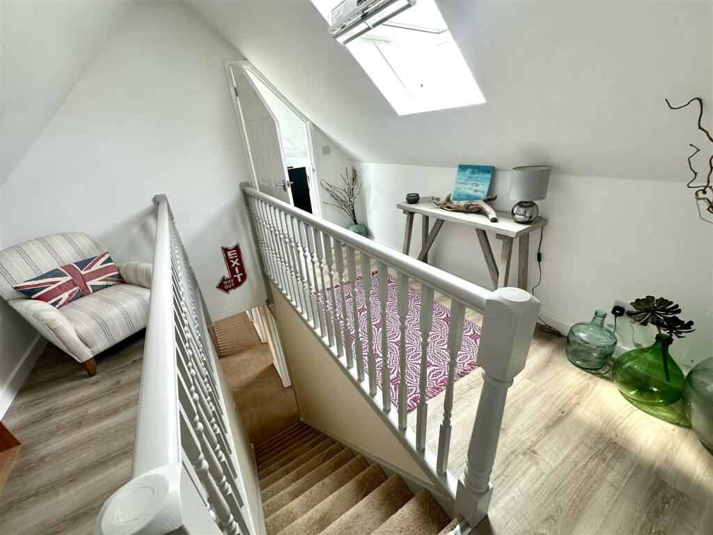 BEDROOM 5/FAMILY ROOM ¿ 30¿ x 10¿10¿