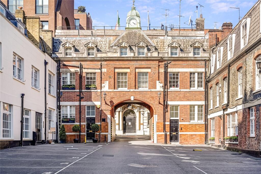 King's Yard Entrance