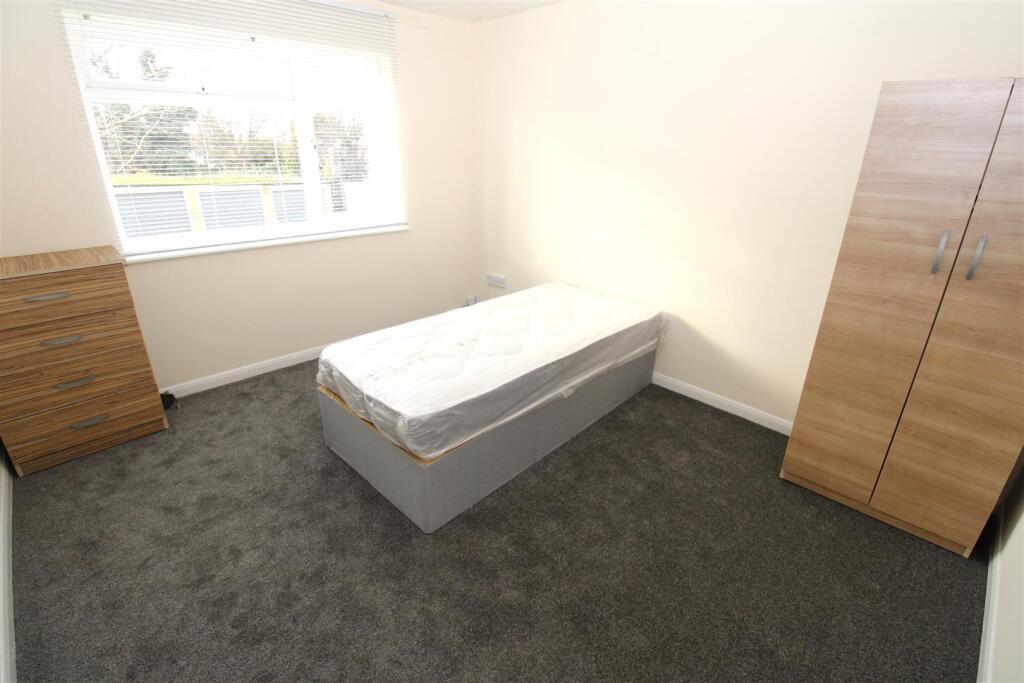 Bedroom .JPG