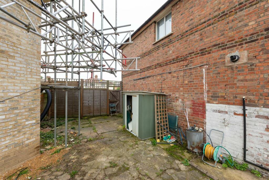 Priors Croft, E17