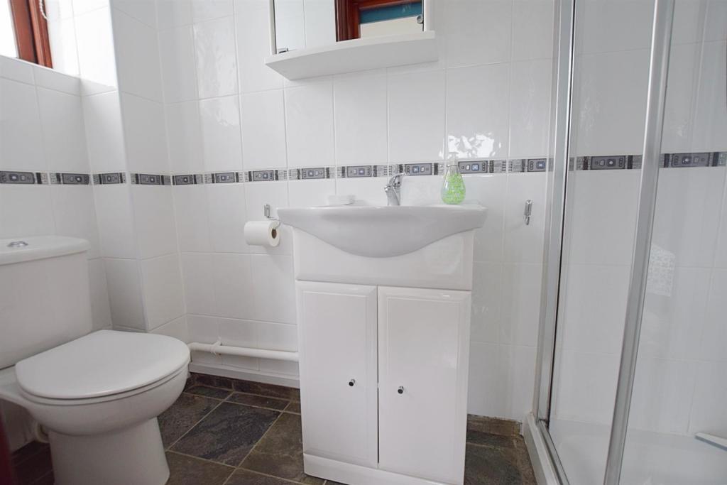 En Suite Shower Room Annexe