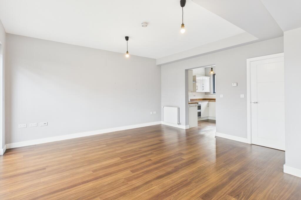 CAM03162G0-PR0225-STILL006