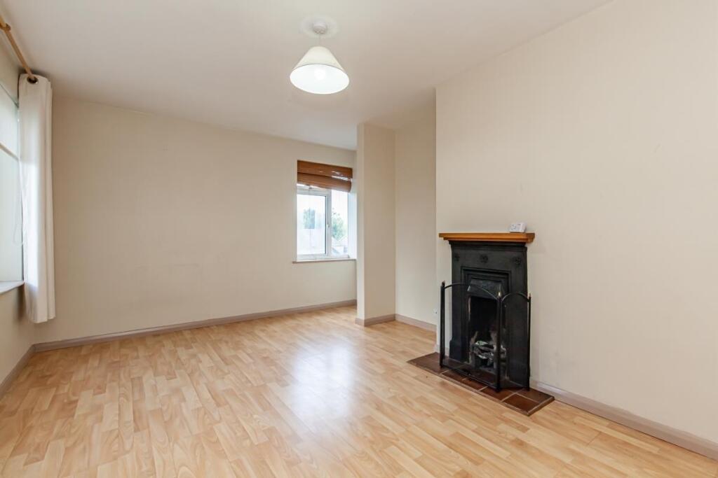 Living room 2.jpg