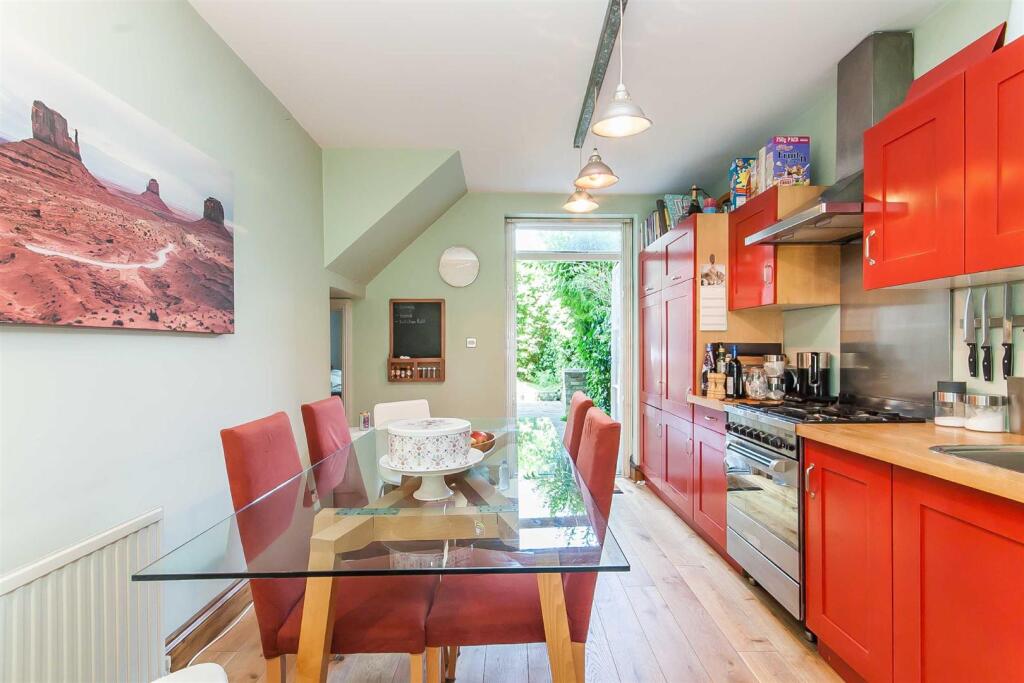 Kitchen / Breakfast Room