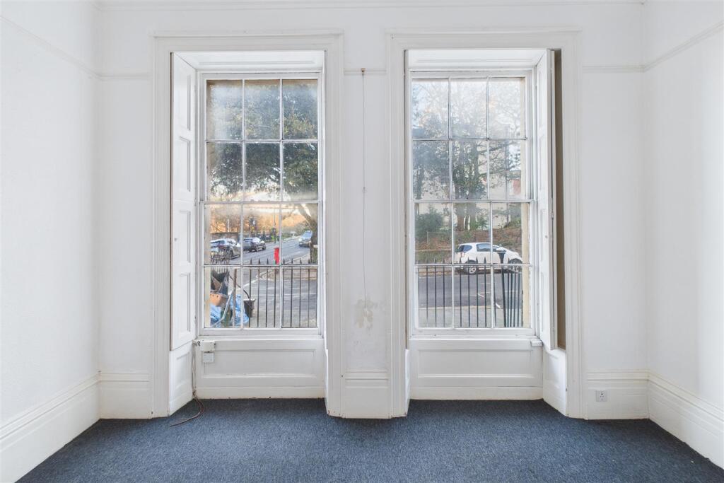 Living room 2.jpg