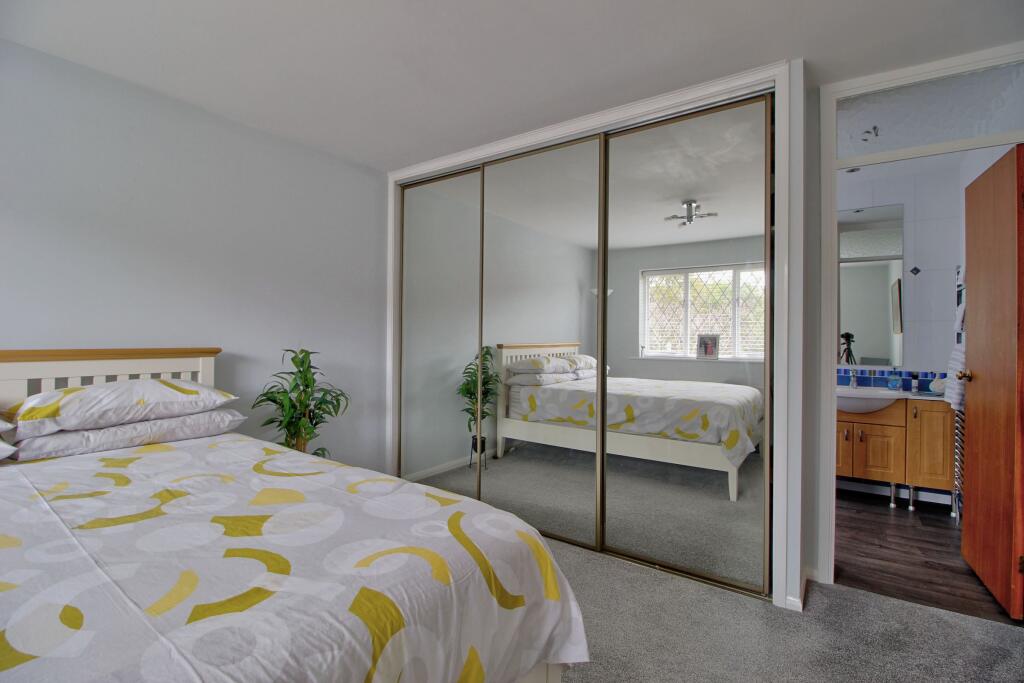 Sliding mirror wardrobes