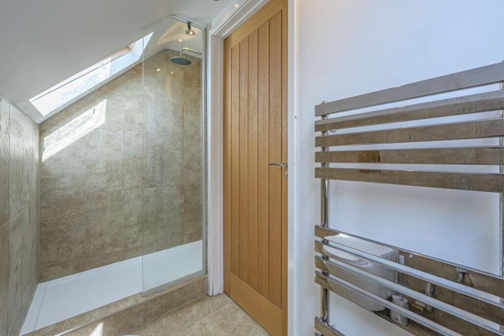 2F Shower Room 2