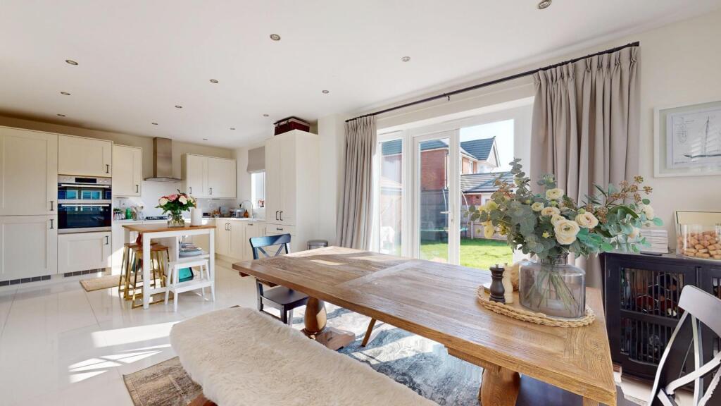 KITCHEN/DINING/FAMILY ROOM