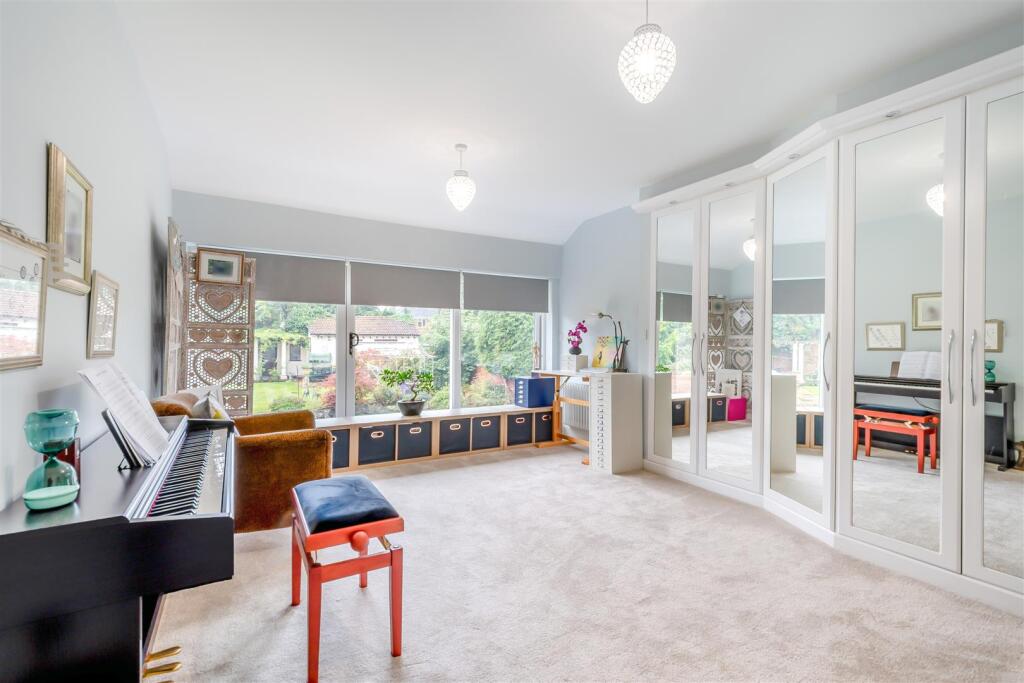 8662882-interior09.jpg