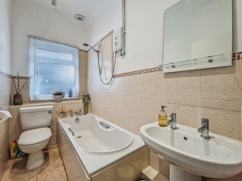 modern bathroom-w.c