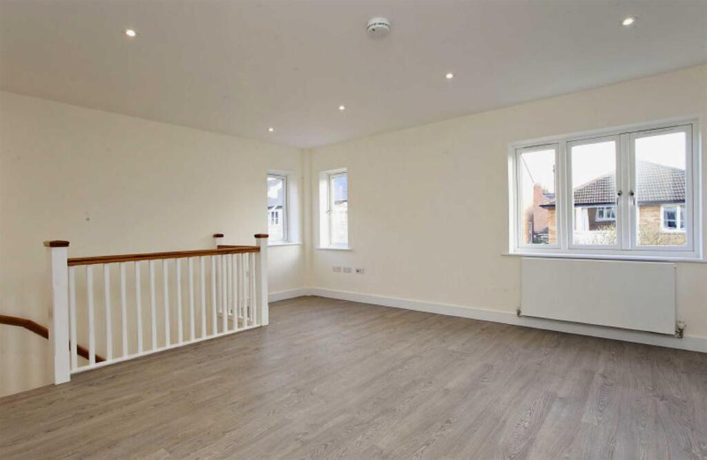 Apartment 3 9 All Saints Road Image 4.jpg