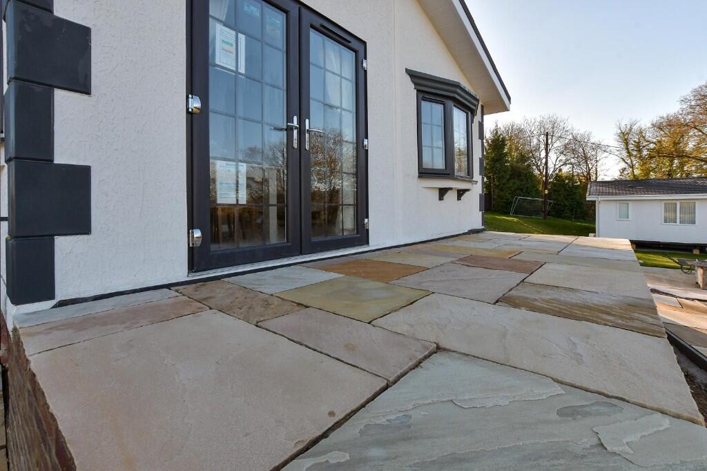 THE HIGHGROVE - Newport, Isle Of Wight, PO30