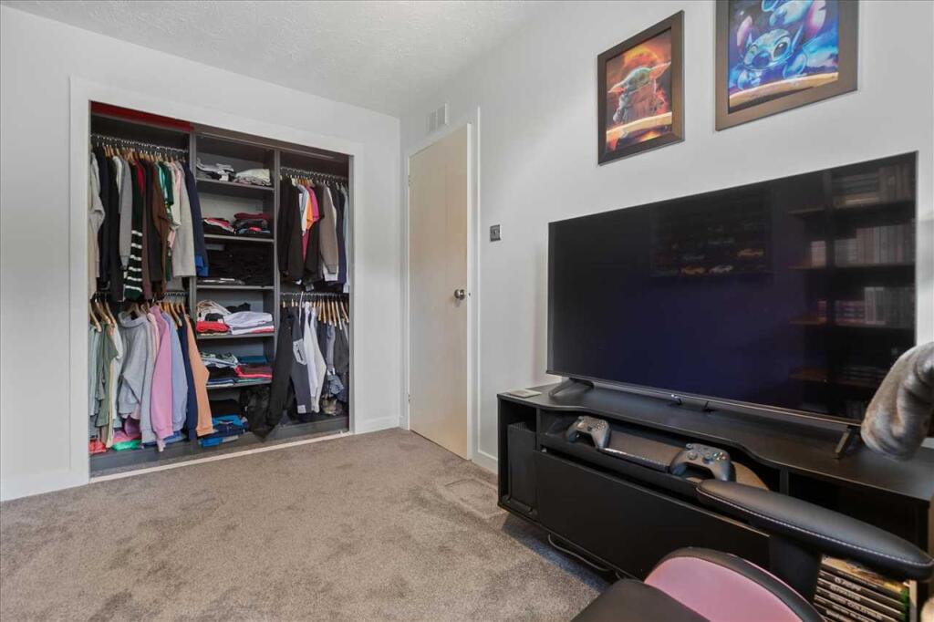Bedroom Two (2)