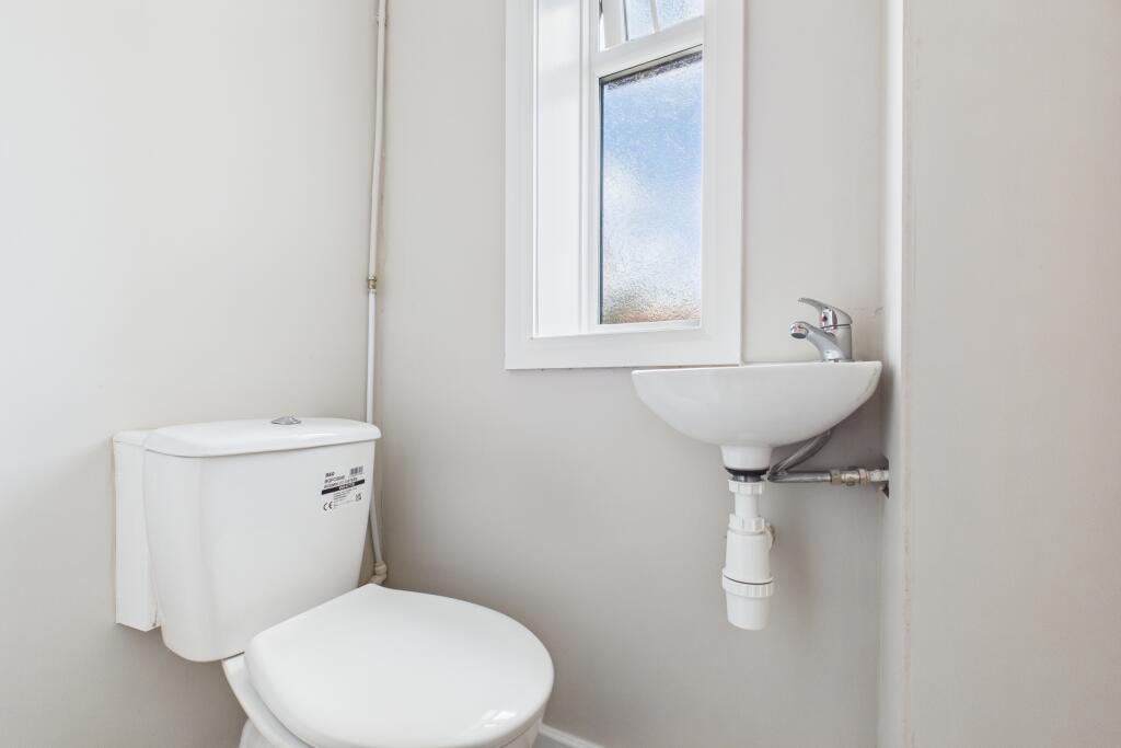 CAM04201G0-PR0107-STILL008