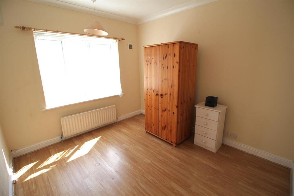 Bedroom 2.JPG