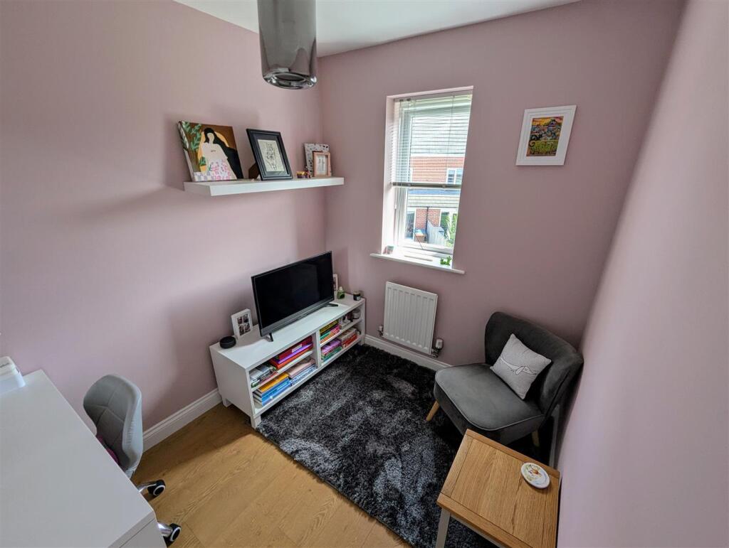 bedroom 3.jpg