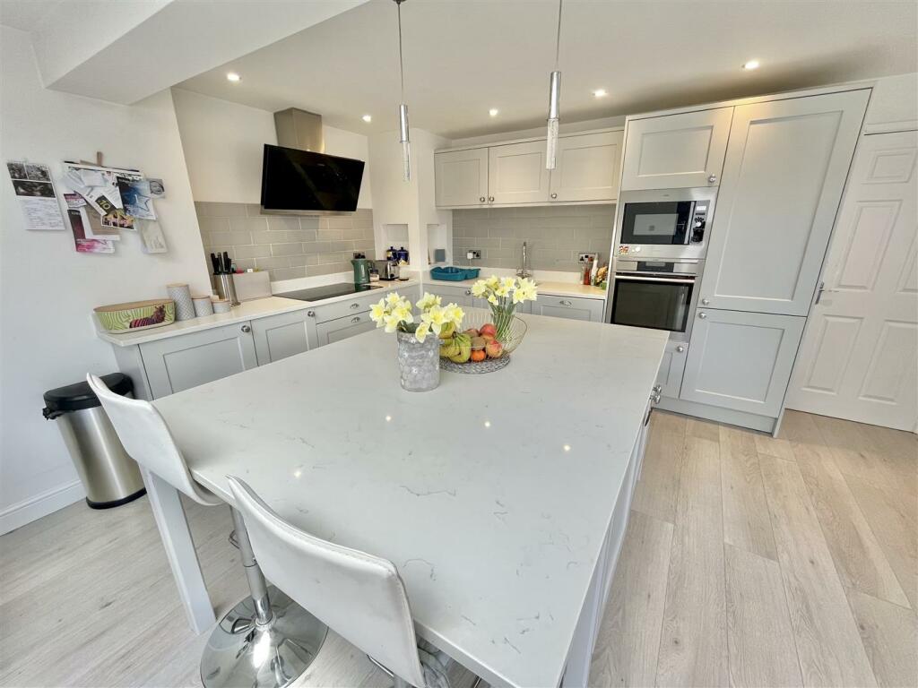 Dining Kitchen Aspect 3.jpg