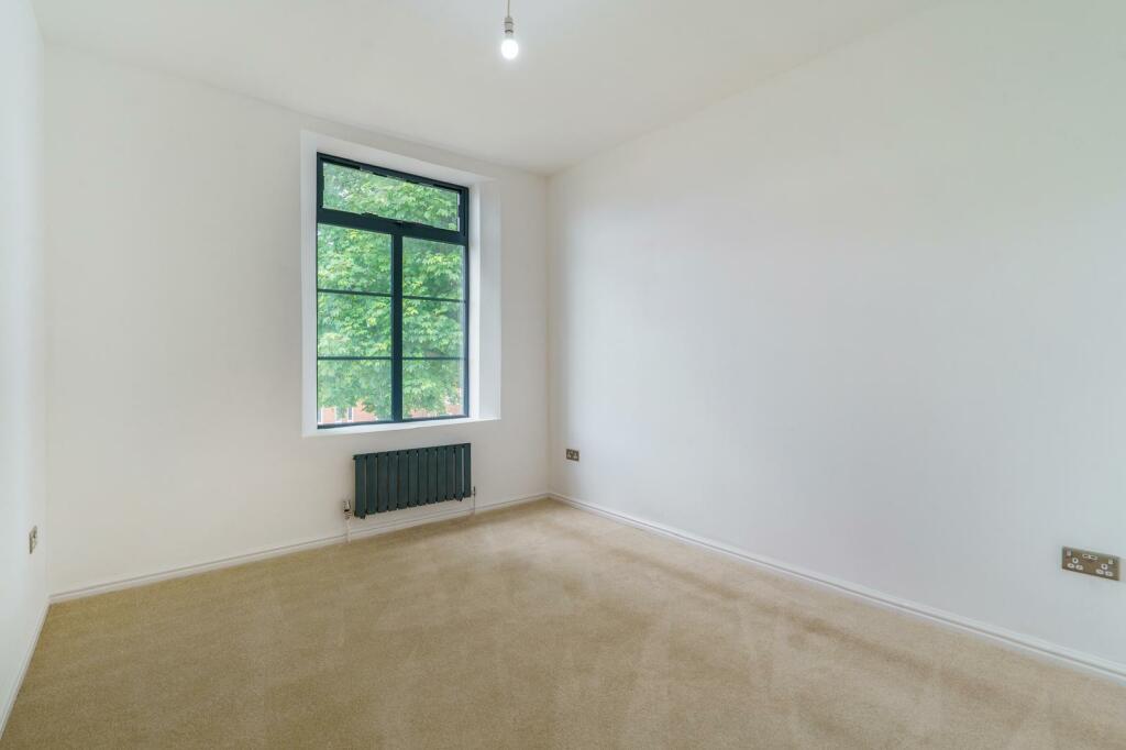 Bedroom..jpg
