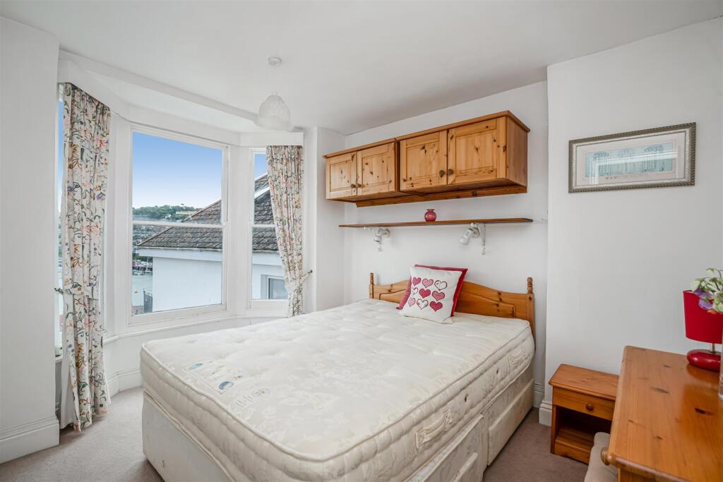 A19 - 37 Above Town Dartmouth - 220712.jpg