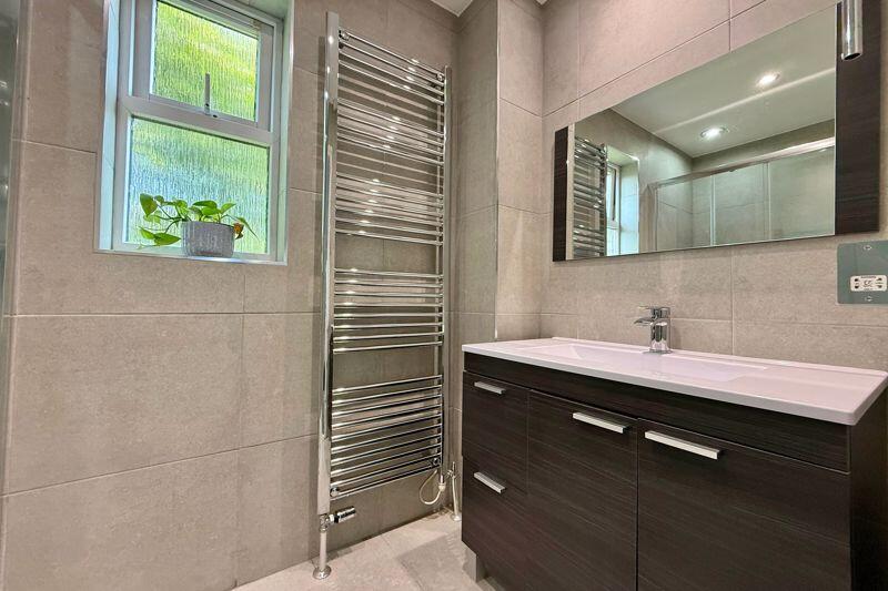 Bedroom 1 Ensuite
